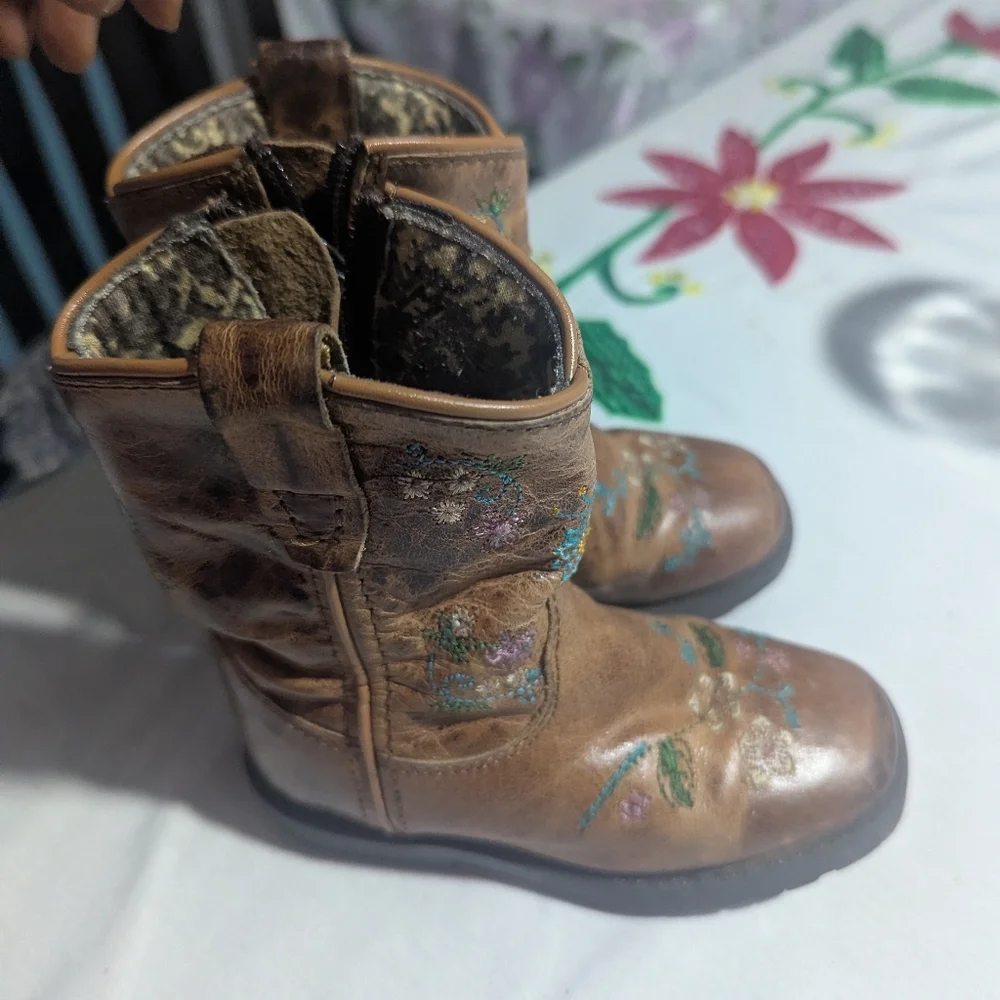 Shyanne Brown Girls Floral Embroidered Western Boots
